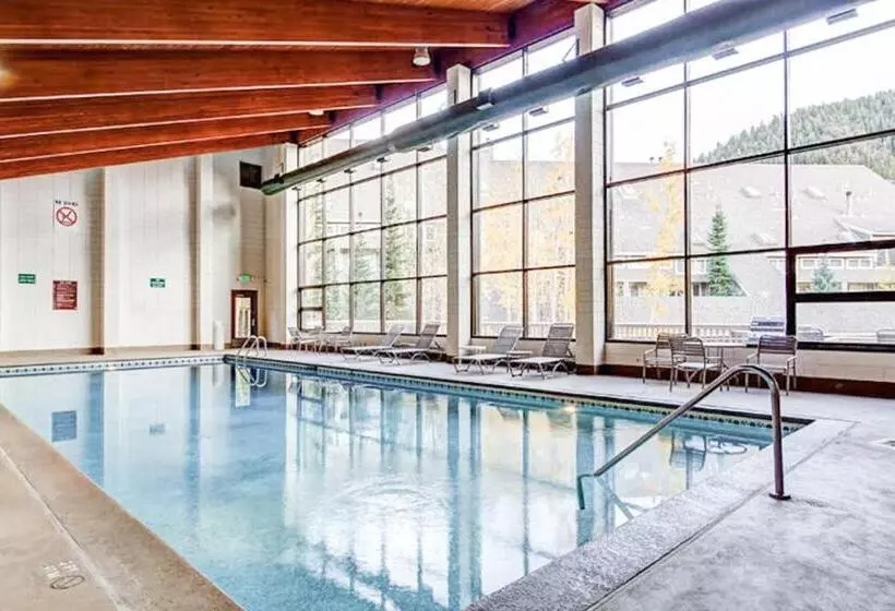 هتل The Pines Condo Unit 2044