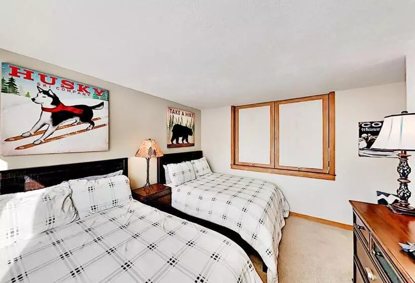هتل The Pines Condo Unit 2044