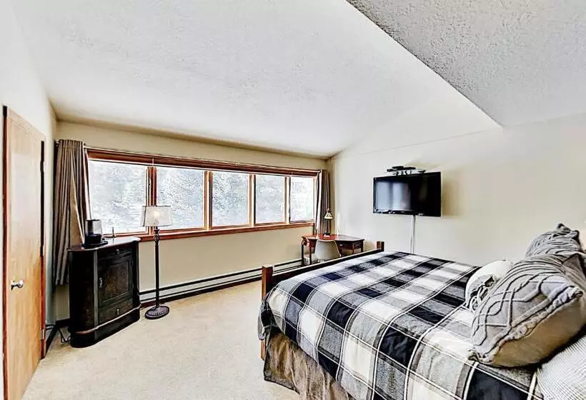 هتل The Pines Condo Unit 2044