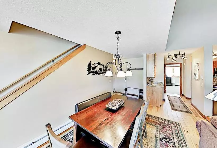 هتل The Pines Condo Unit 2044