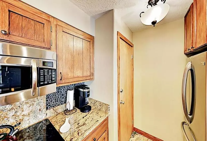 هتل The Pines Condo Unit 2044