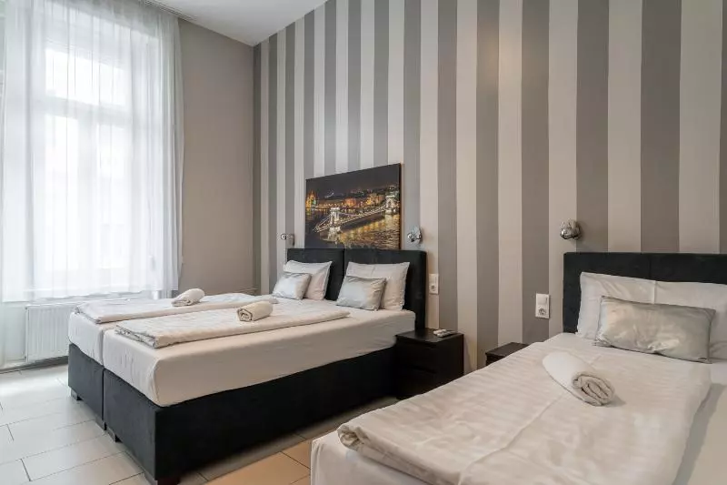 Schronisko Full Moon Budapest