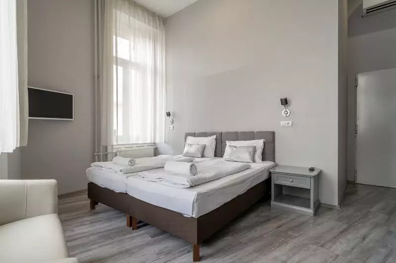 Schronisko Full Moon Budapest