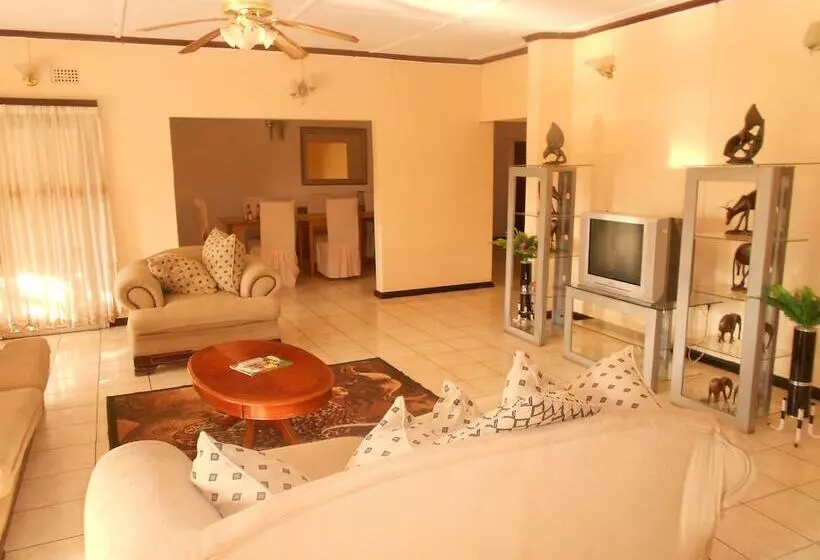 تختخواب و صبحانه Wane Guest Lodge