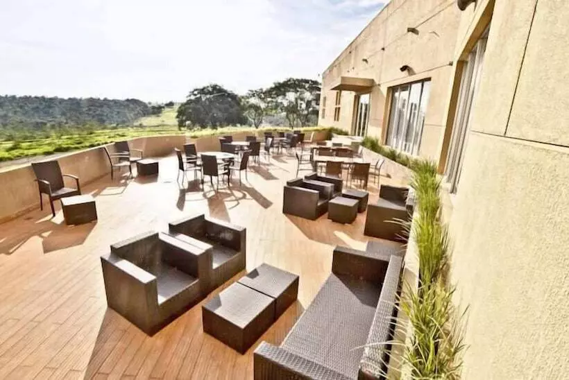 فندق 7 Saltos Resort