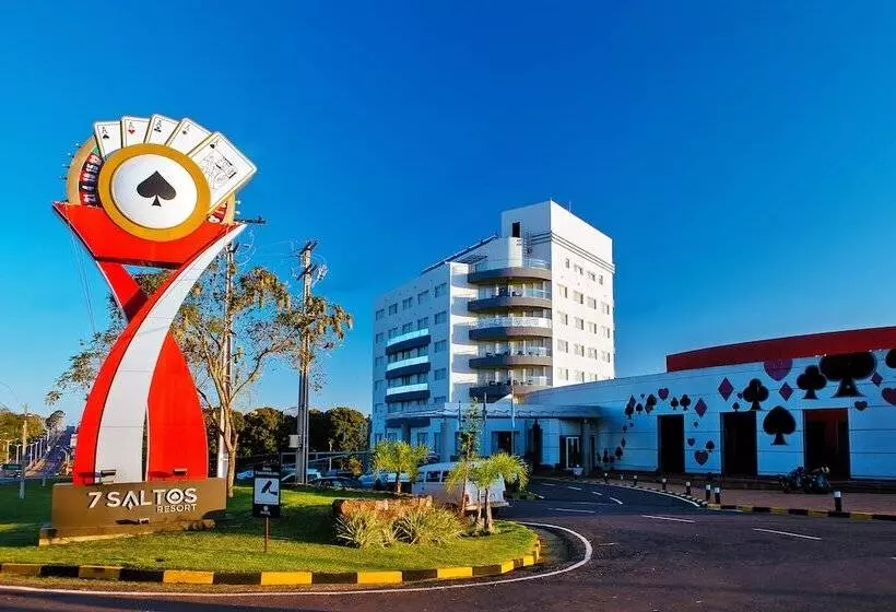 فندق 7 Saltos Resort