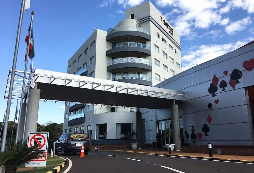 فندق 7 Saltos Resort