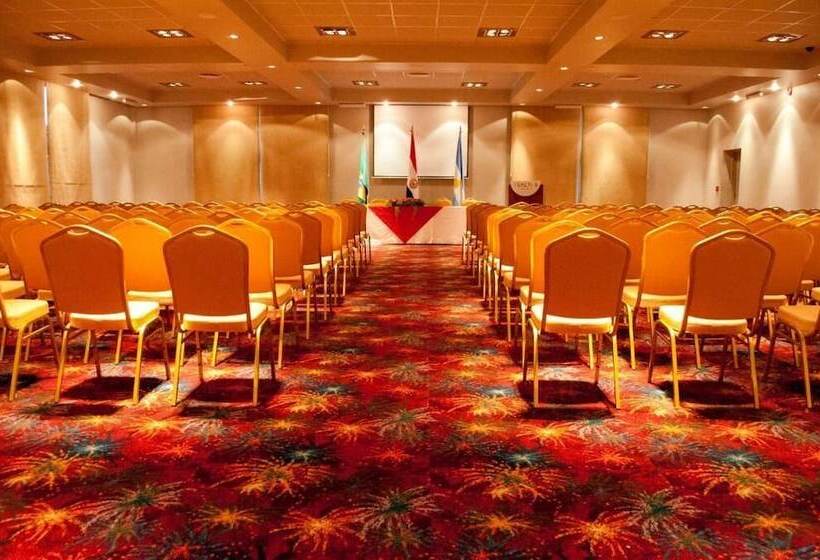 فندق 7 Saltos Resort