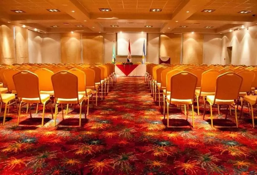 فندق 7 Saltos Resort