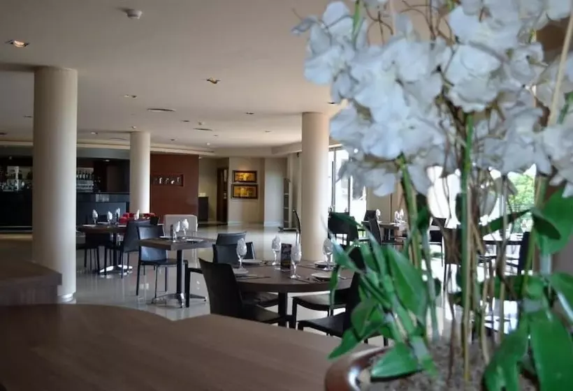 فندق 7 Saltos Resort