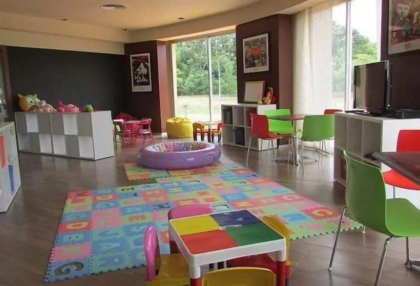 فندق 7 Saltos Resort