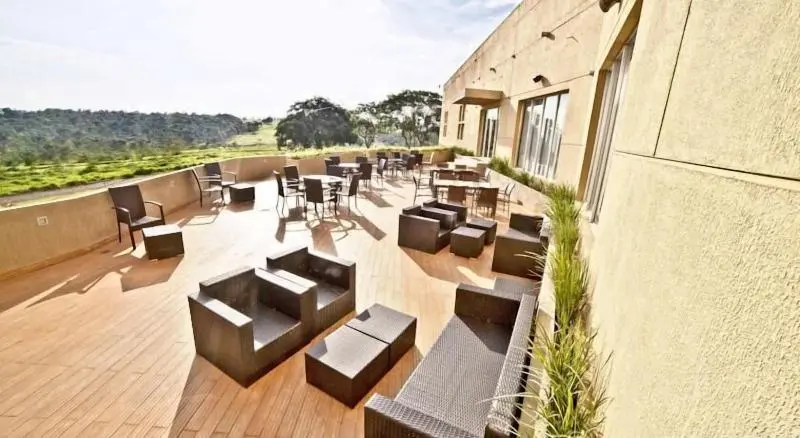 هتل 7 Saltos Resort