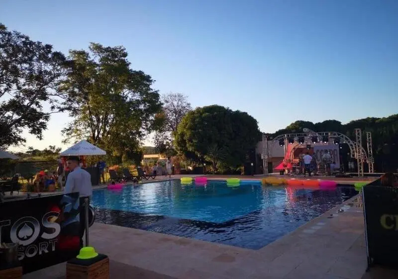 هتل 7 Saltos Resort
