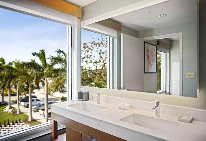 ホテル Faro Blanco Resort & Yacht Club Marathon, Curio By Hilton