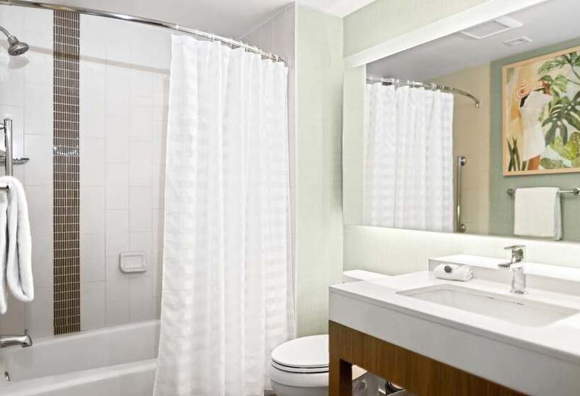 Szálloda Faro Blanco Resort & Yacht Club Marathon, Curio By Hilton