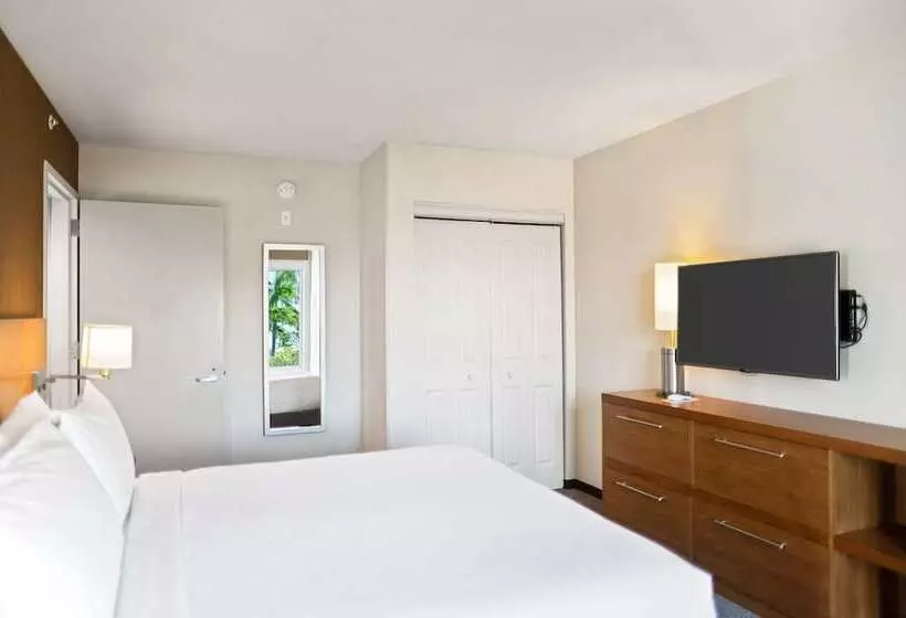 ホテル Faro Blanco Resort & Yacht Club Marathon, Curio By Hilton