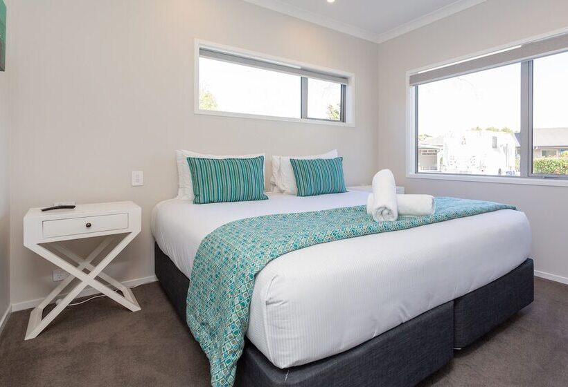 בית מלון כפרי Lake Taupo Holiday Resort