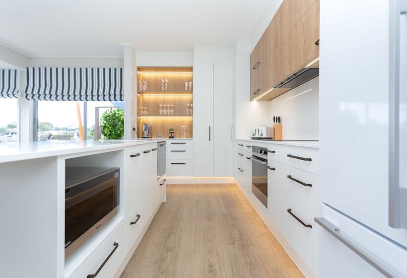 בית מלון כפרי Lake Taupo Holiday Resort