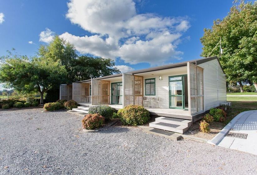 בית מלון כפרי Lake Taupo Holiday Resort