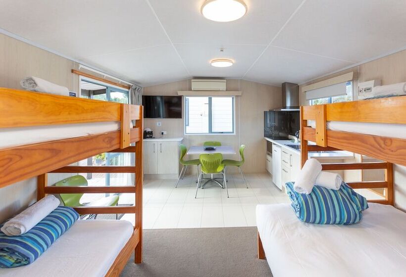 בית מלון כפרי Lake Taupo Holiday Resort