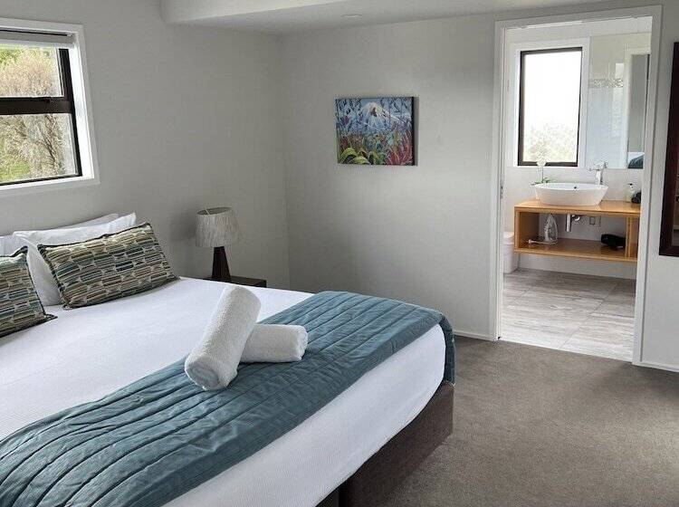 בית מלון כפרי Lake Taupo Holiday Resort