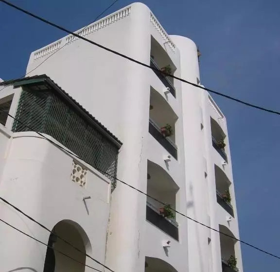 هتل Kakatar Family Residence , Yoff