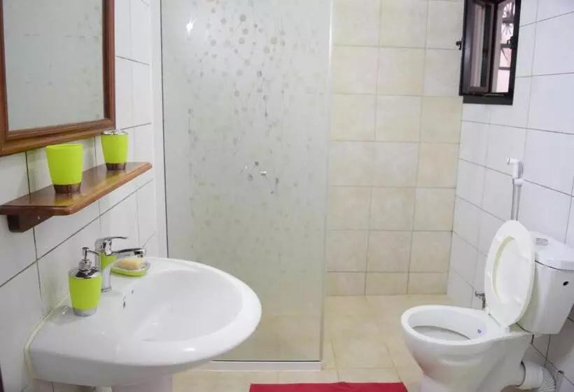 هتل Kakatar Family Residence , Yoff