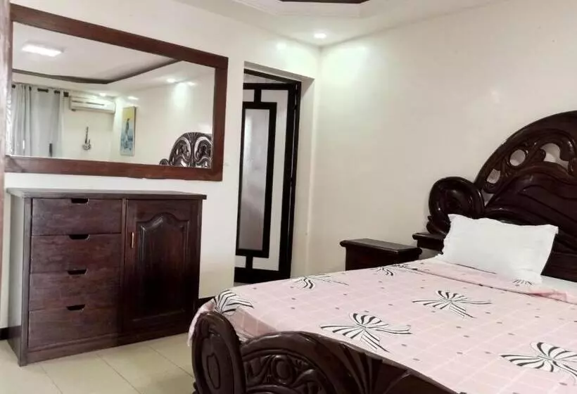 هتل Kakatar Family Residence , Yoff