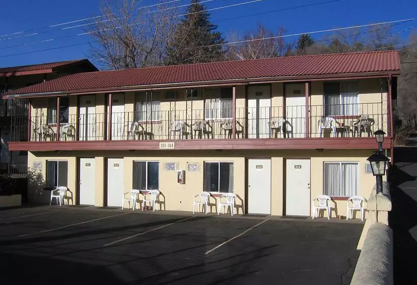ホテル Spanish Trails Inn And Suites