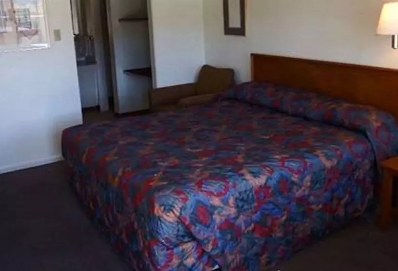 ホテル Spanish Trails Inn And Suites