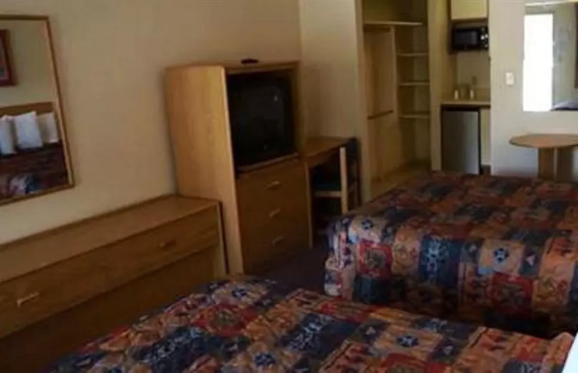 ホテル Spanish Trails Inn And Suites