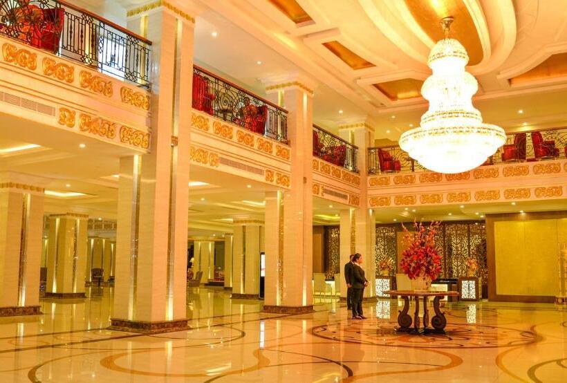 فندق The Grand Kandyan