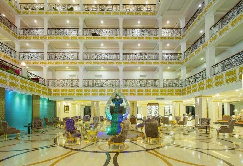 فندق The Grand Kandyan