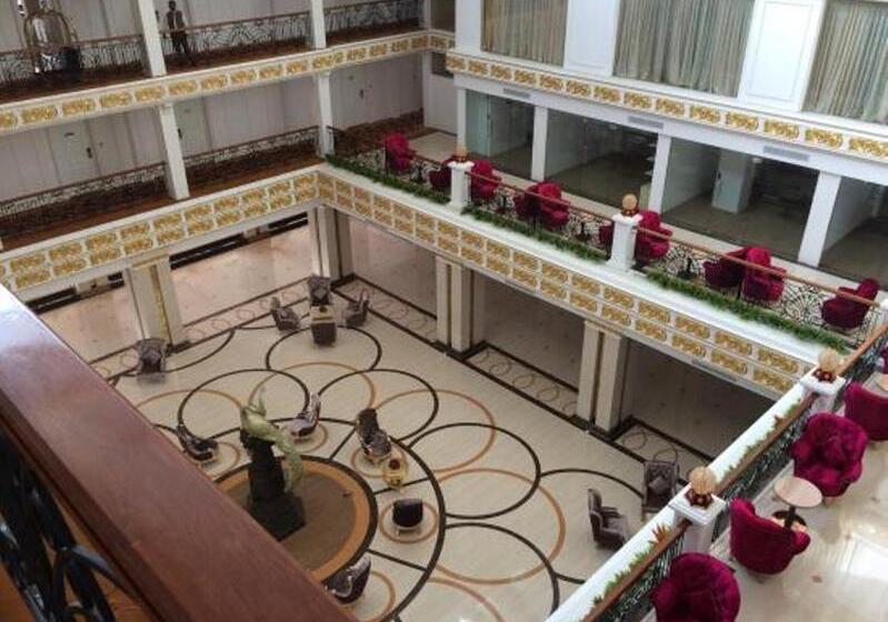 فندق The Grand Kandyan