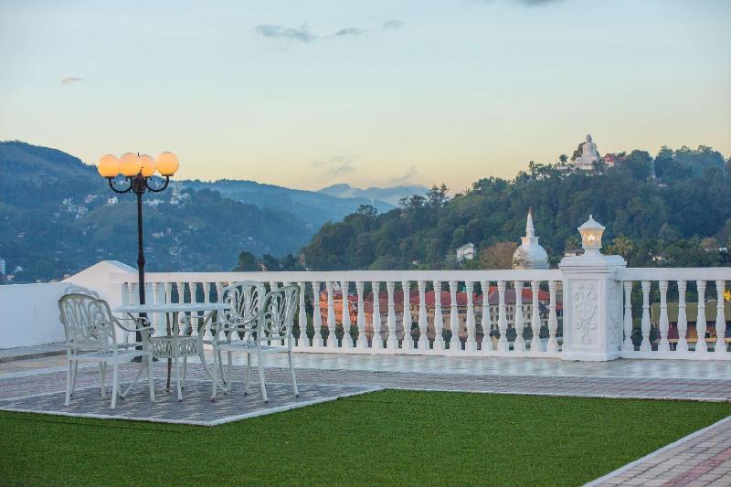 فندق The Grand Kandyan