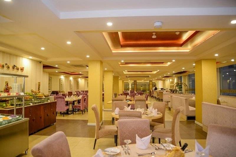 فندق The Grand Kandyan