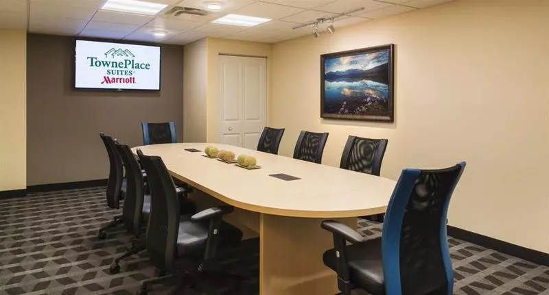 Hotel Towneplace Suites By Marriott Red Deer
