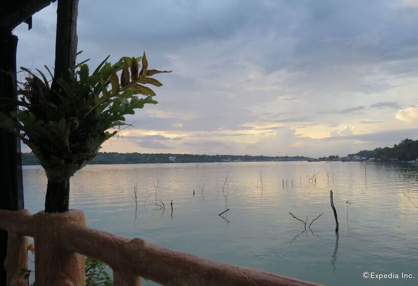 فندق Villa Alzhun Tourist Inn And Restaurant