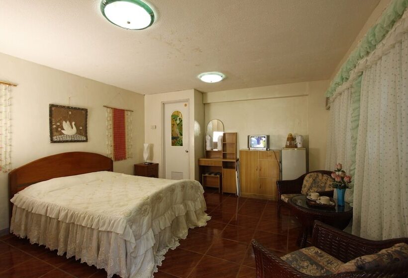 فندق Villa Alzhun Tourist Inn And Restaurant