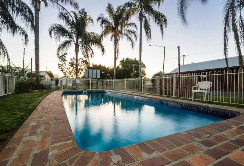 The Major Mitchell Motel