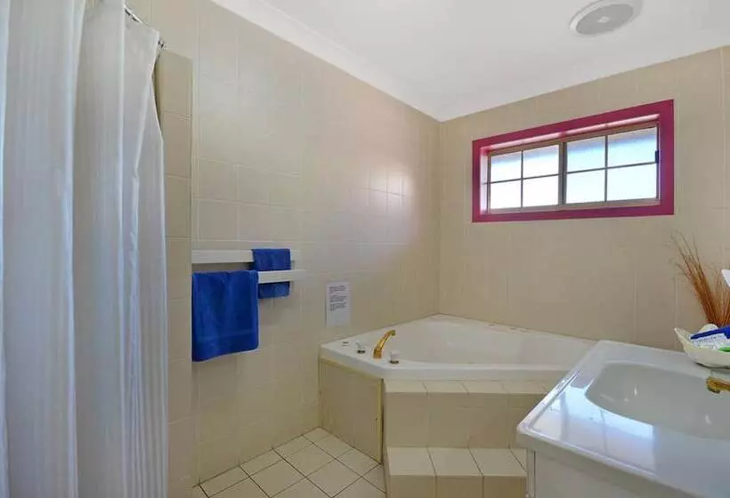 The Major Mitchell Motel