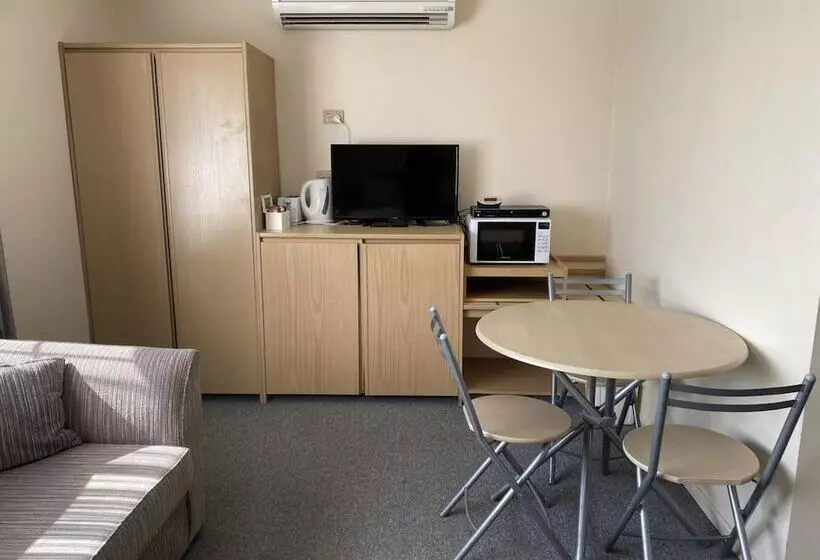 The Major Mitchell Motel