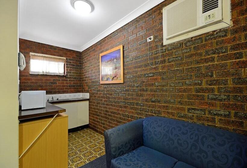 The Major Mitchell Motel