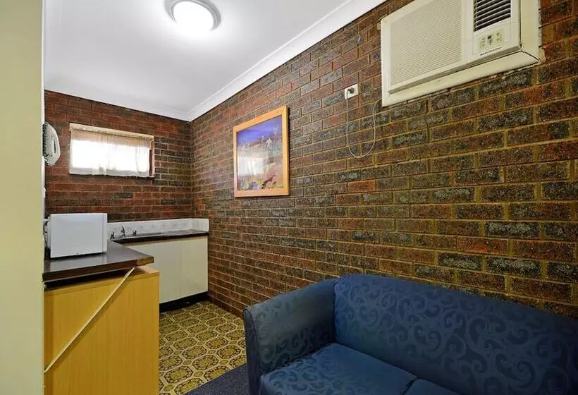 The Major Mitchell Motel