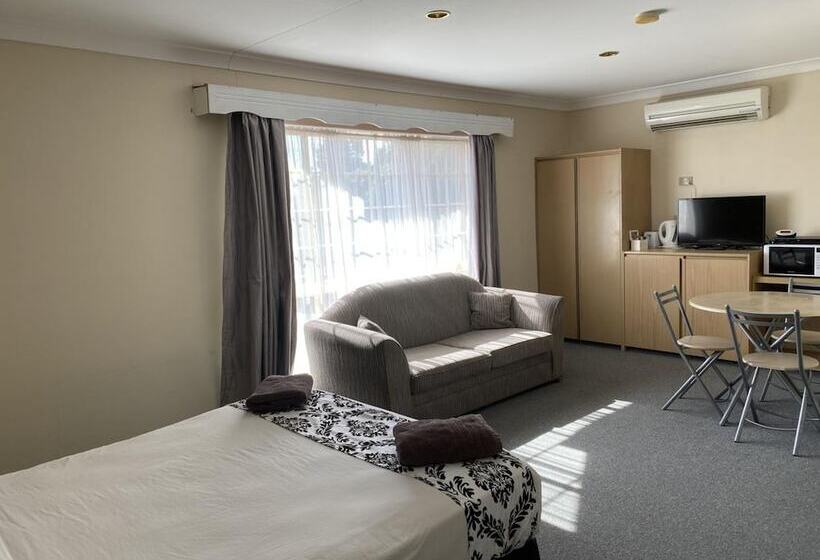 The Major Mitchell Motel