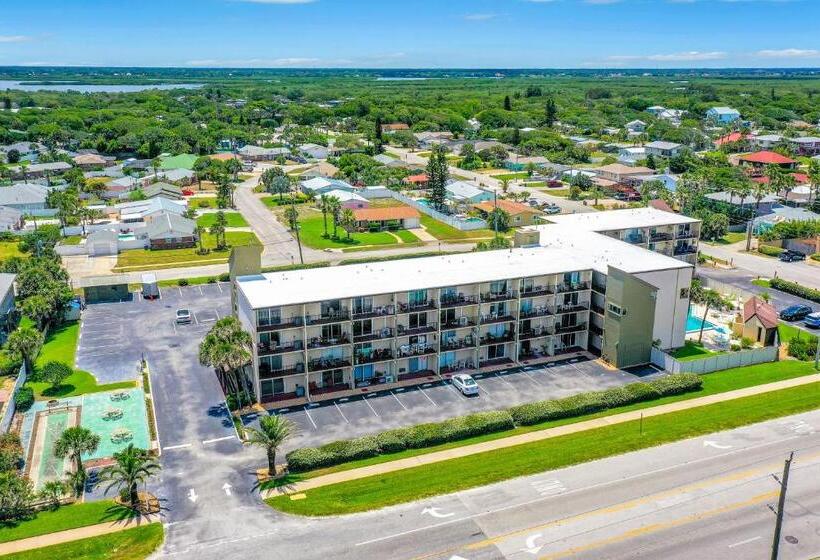 Отель Mariners Cove 302