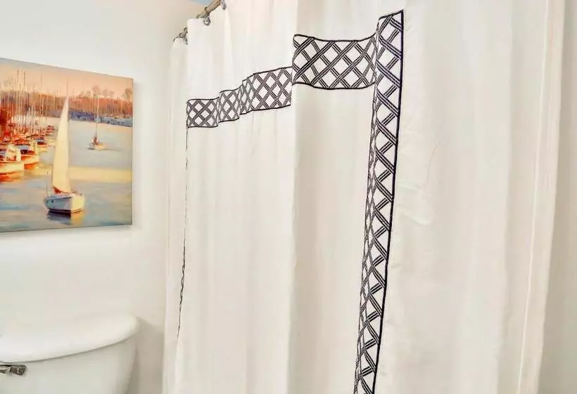 Hotelli Mariners Cove 302