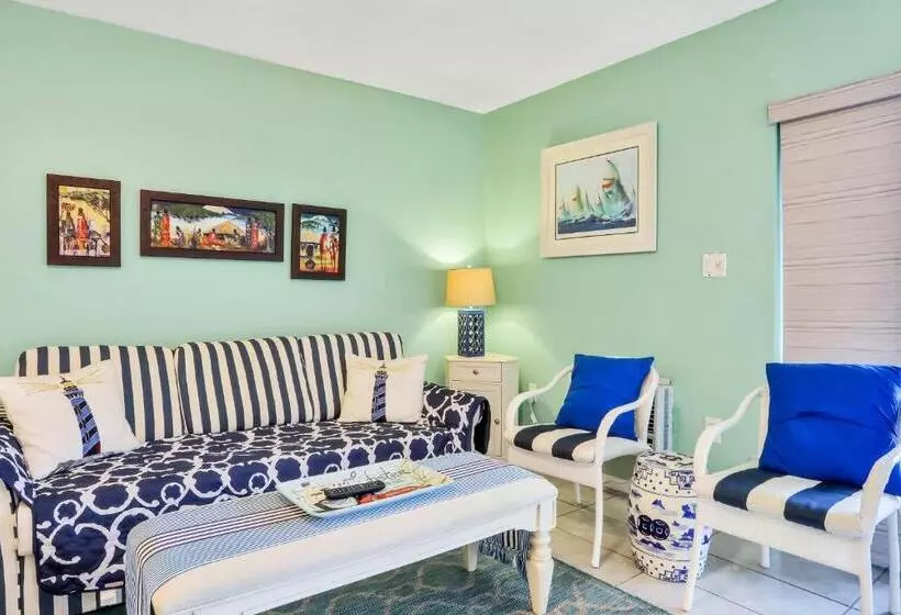 Hotelli Mariners Cove 302