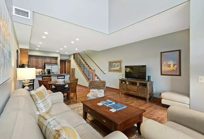 Hotelli Fabulous Riverstone Retreat