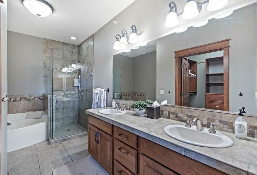 ホテル Fabulous Riverstone Retreat